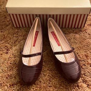 B.A.I.T. New Grape/Wine colored flats. Size 7